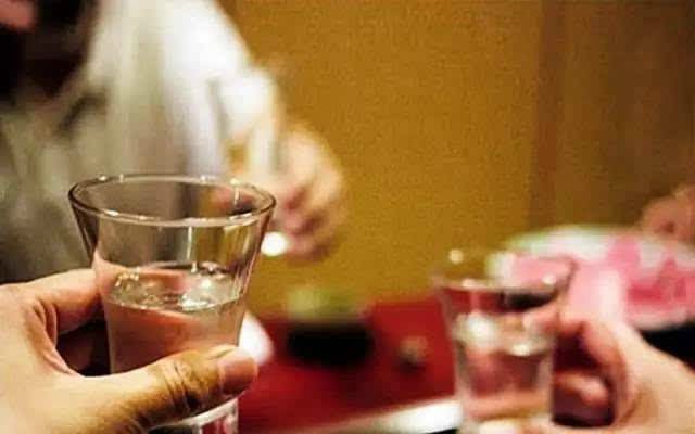 “喝白酒抗癌”没有科学依据
