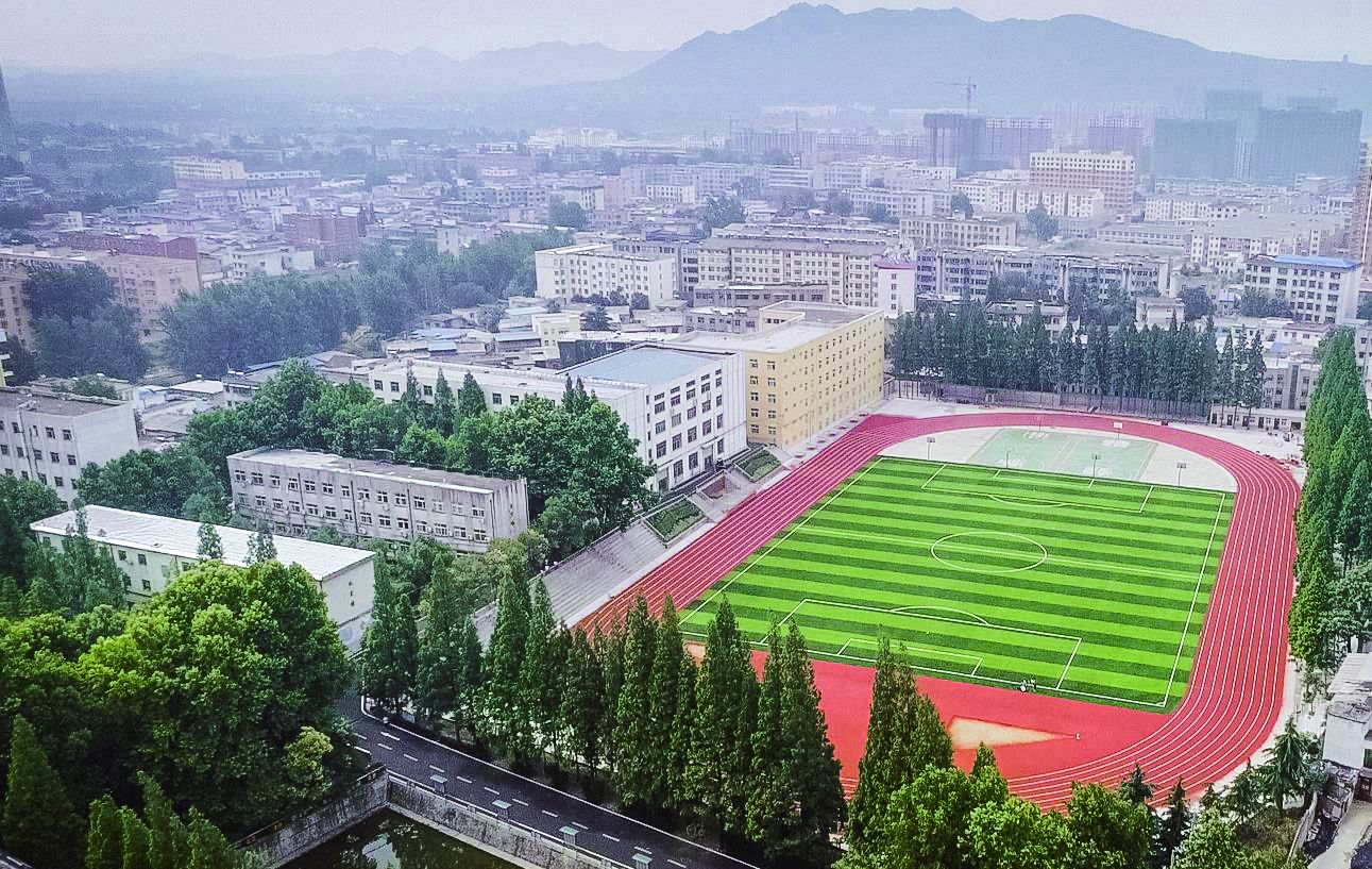 学校鸟瞰.jpg