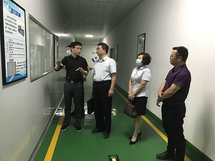  工行信阳北京路支行积极践行“万人助万企”活动